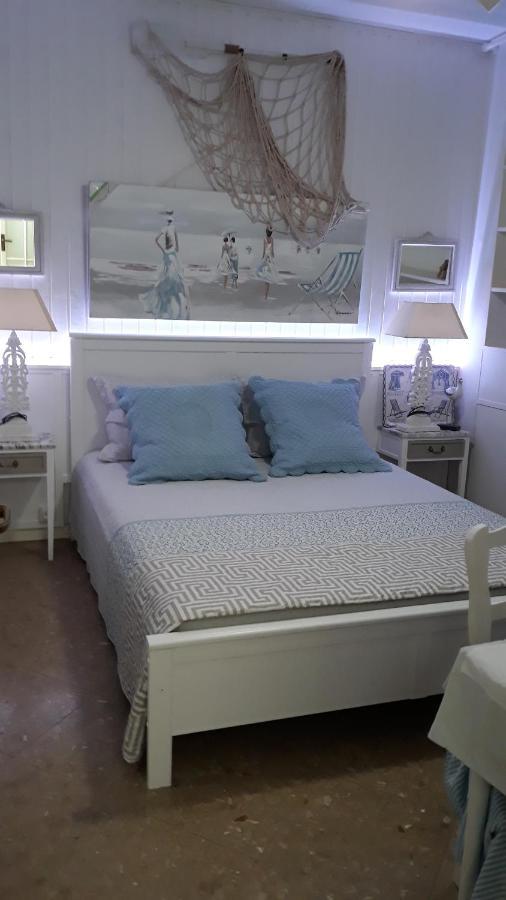 Chambres D'Hotes Chez Catherine A Reus Chambre Bord De Mer Avec Salle De Bains Privee Exterior photo